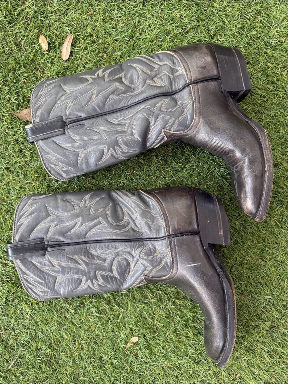 VNTG Tony Lama Black Leather Lace-Up Western Boots with Contrast Stitching